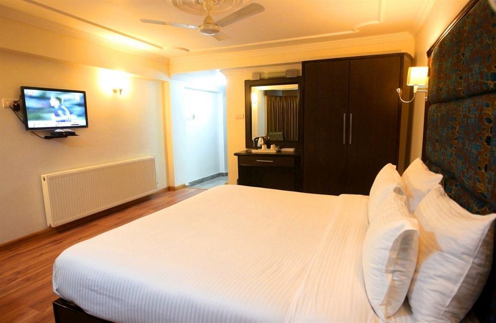 Hotel Pacific Σριναγκάρ Εξωτερικό φωτογραφία
