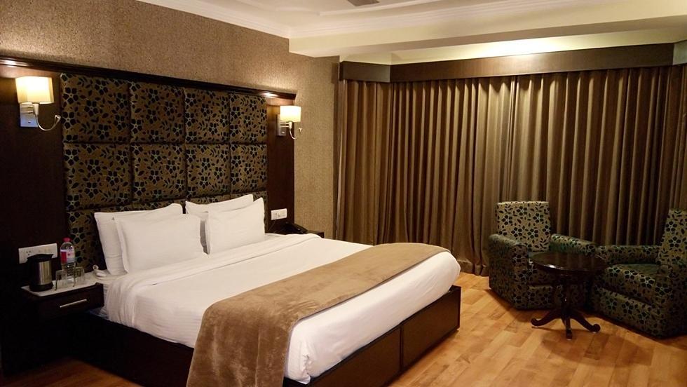 Hotel Pacific Σριναγκάρ Εξωτερικό φωτογραφία